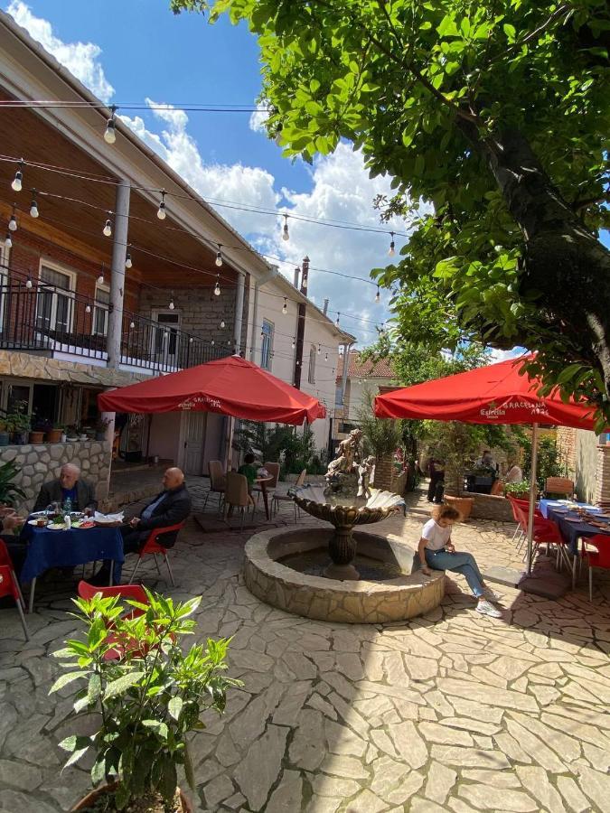 Отель Traveler Сигнахи Экстерьер фото